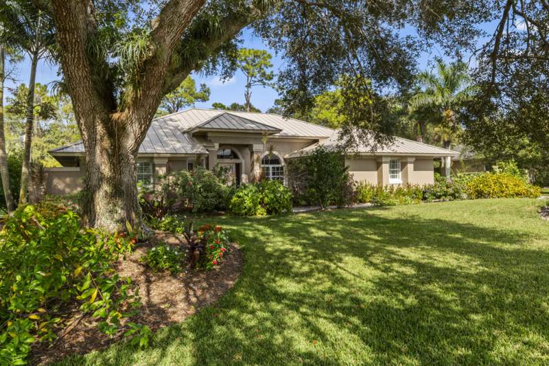 3 bedroom Single Family Residence at 3221 Bent Pine Drive, Monte Carlo Country Club Unit 1, Fort Pierce — photo 4