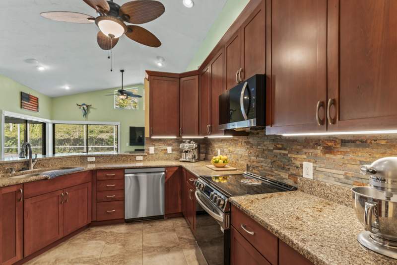 3 bedroom Single Family Residence at 3221 Bent Pine Drive, Monte Carlo Country Club Unit 1, Fort Pierce — photo 5