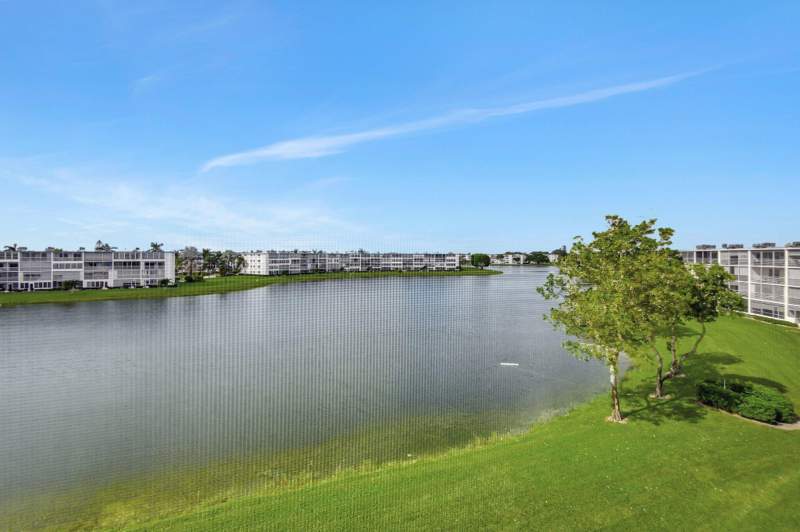 2 bedroom Condominium at 4089 Guildford #E, Guildford At Century Village Condo, Boca Raton — photo 4