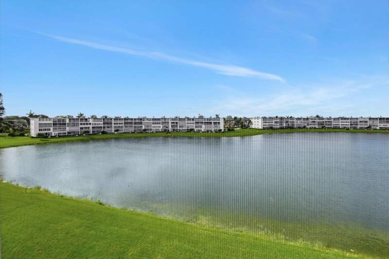2 bedroom Condominium at 4089 Guildford #E, Guildford At Century Village Condo, Boca Raton — photo 5