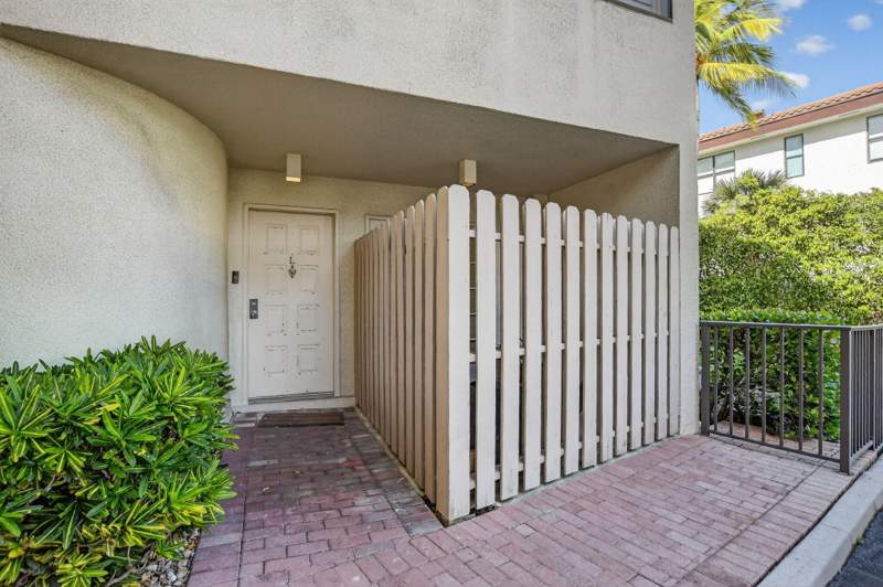 2 bedroom Townhouse at 1111 George Bush Boulevard #L, Inlet Cove Condo, Delray Beach — photo 4