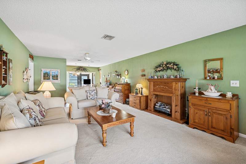 2 bedroom Villa at 4866 Equestrian Road #A, Greentree Villas Condo, Boynton Beach — photo 4