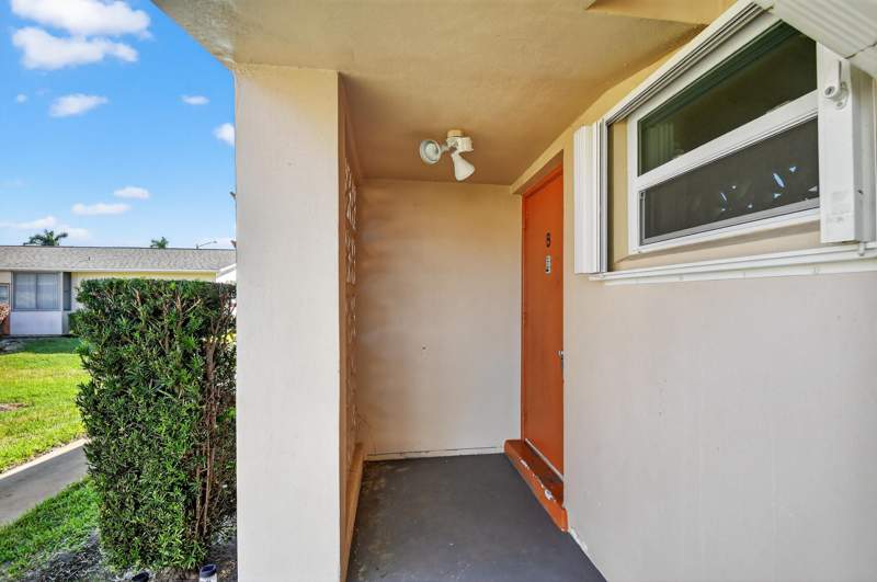2 bedroom Villa at 2667 Dudley Drive #B, Cresthaven Villas Condo 24, West Palm Beach — photo 4