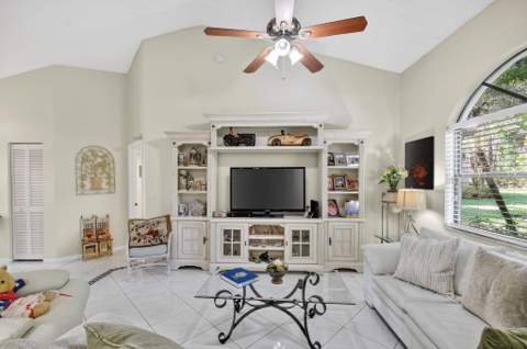 7147 Le Chalet Boulevard, Boynton Beach FL - photo 10 of 89
