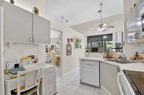 7147 Le Chalet Boulevard, Boynton Beach FL - photo 18 of 89