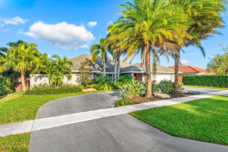 5 bedroom Single Family Residence at 2063 Amesbury Circle, Greenview Shores 2 Of Wellington, Wellington — photo 1