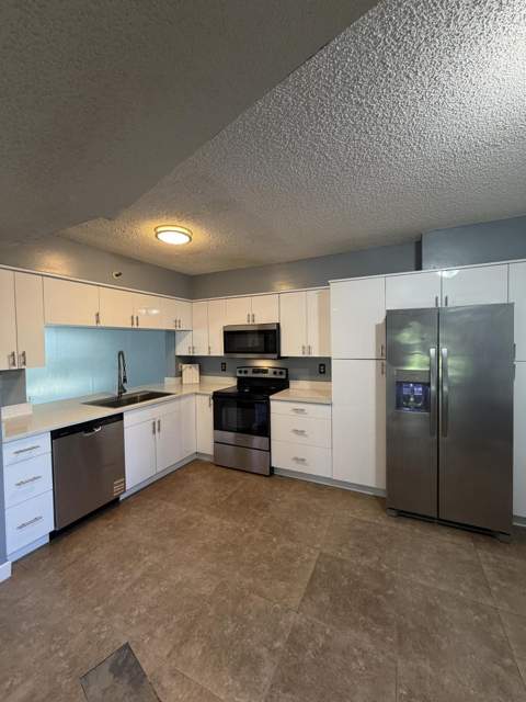 2202 S Cypress Bend Drive #101, Pompano Beach FL - photo 15 of 37