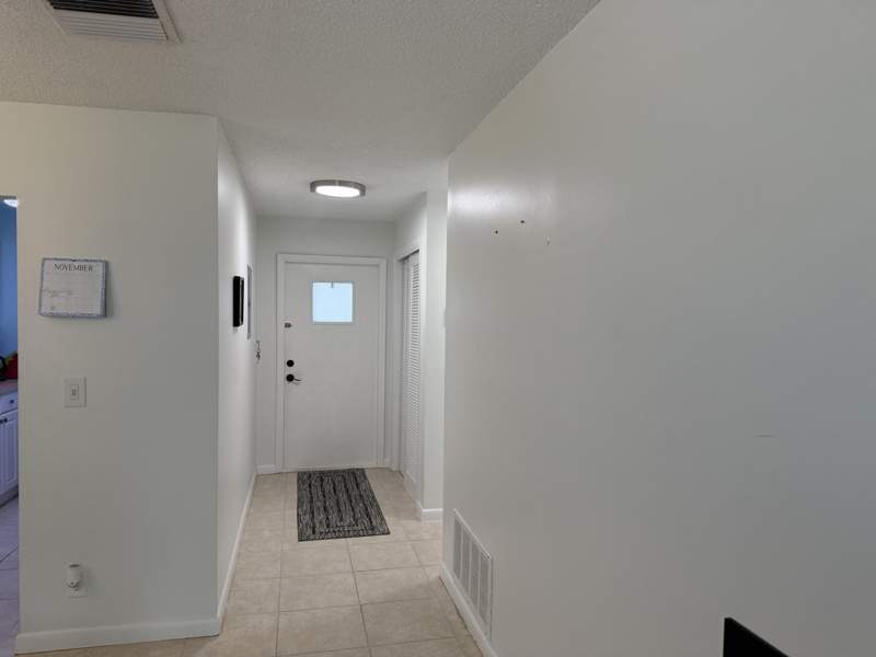 1 bedroom Condominium at 300 SW Golfview Terrace #152, Leisureville Golf View, Boynton Beach — photo 3