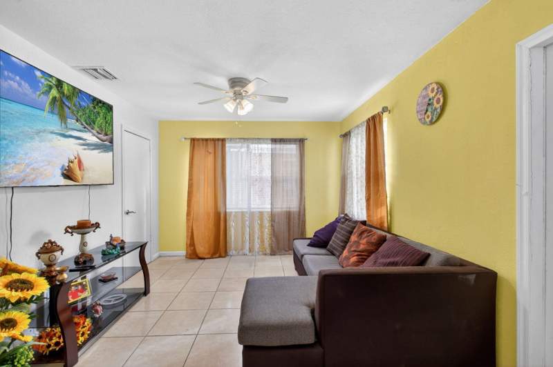 2 bedroom Single Family Residence at 621 50th Street, North Palm Bch 4, West Palm Beach — photo 3