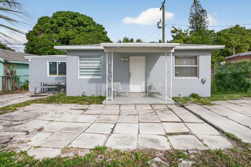 2 bedroom Single Family Residence at 621 50th Street, North Palm Bch 4, West Palm Beach — photo 1
