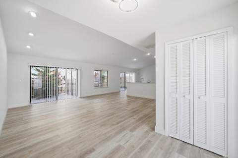 905 NW 22nd Avenue, Delray Beach FL - photo 14 of 37