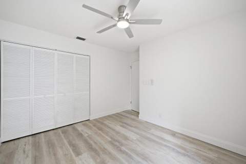 905 NW 22nd Avenue, Delray Beach FL - photo 15 of 37