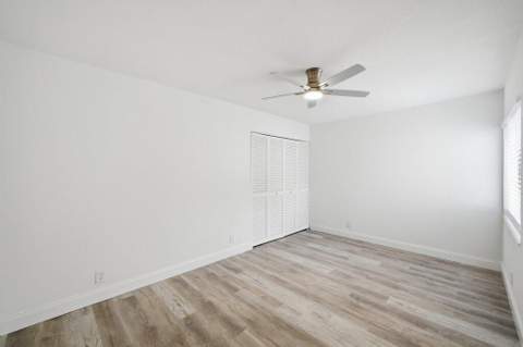 905 NW 22nd Avenue, Delray Beach FL - photo 18 of 37