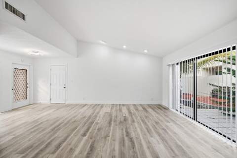 905 NW 22nd Avenue, Delray Beach FL - photo 22 of 37