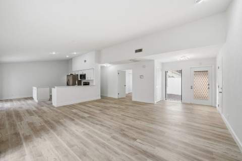 905 NW 22nd Avenue, Delray Beach FL - photo 23 of 37