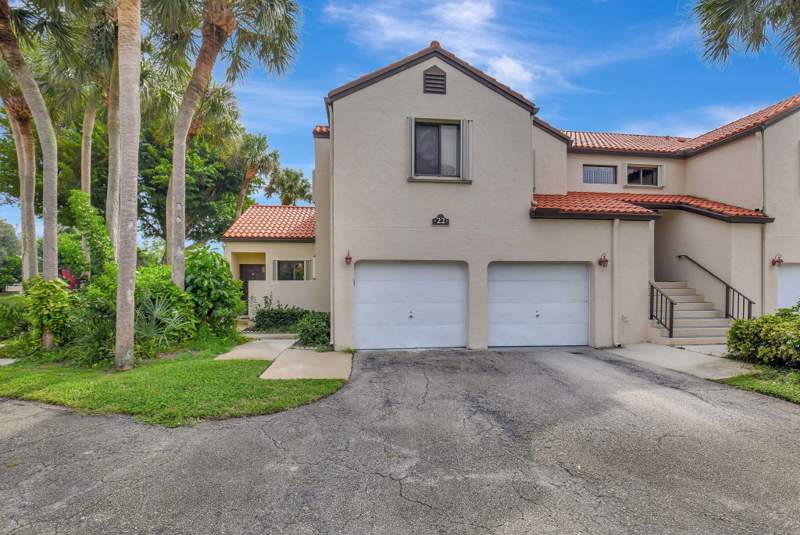 2 bedroom Townhouse at 22 Via De Casas Sur #101, South Lake Condo, Boynton Beach — photo 2