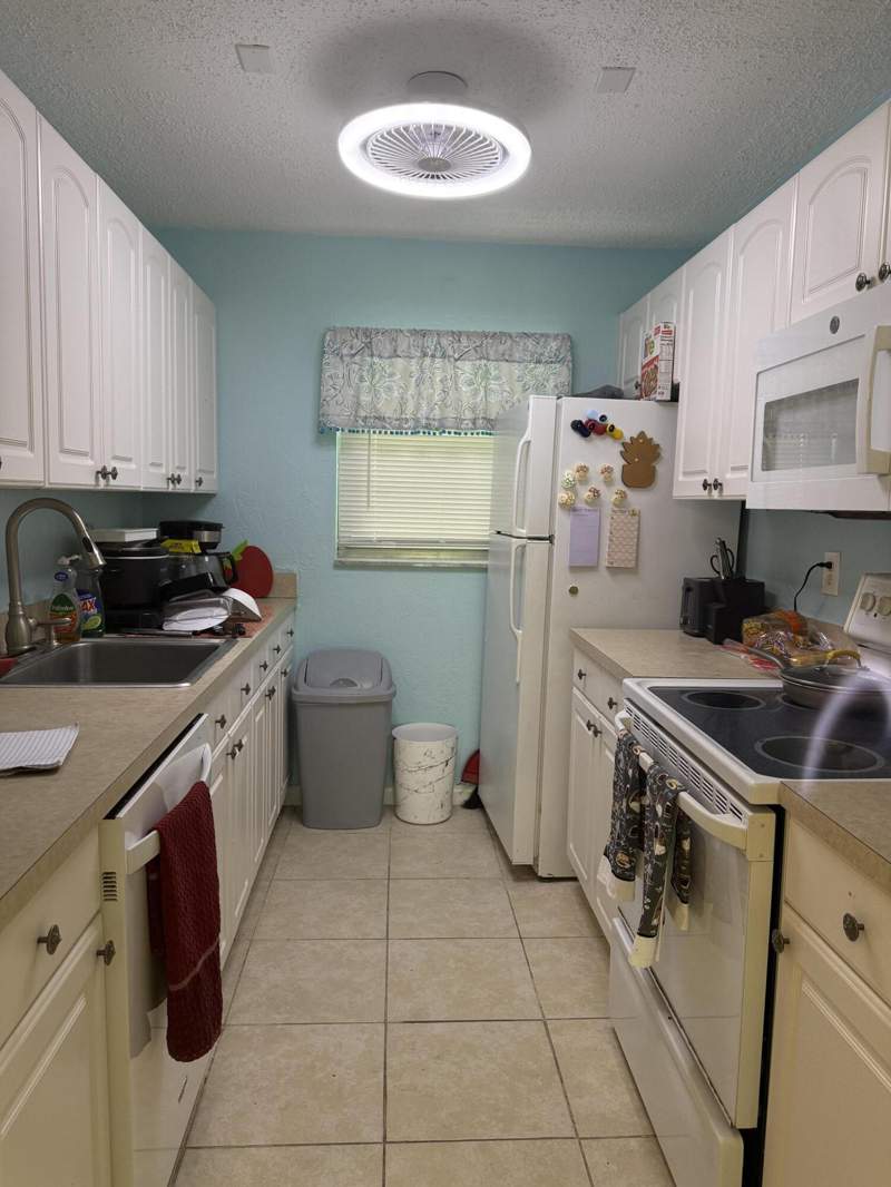 1 bedroom Condominium at 300 SW Golfview Terrace #152, Leisureville Golf View, Boynton Beach — photo 5