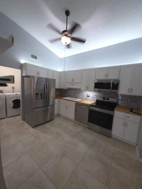 4327 Willow Brook Circle, West Palm Beach FL - photo 11 of 31