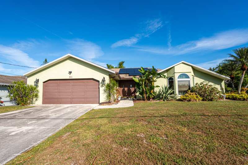 2 bedroom Single Family Residence at 381 SW Lucero Drive, Port St Lucie Section 27, Port St. Lucie — photo 1