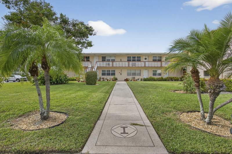 2 bedroom Condominium at 193 Easthampton I, Century Village, West Palm Beach — photo 2