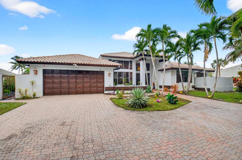 4 bedroom Single Family Residence at 1940 SW 7th Place, Boca Sailing and Racquet Club, Boca Raton — photo 2