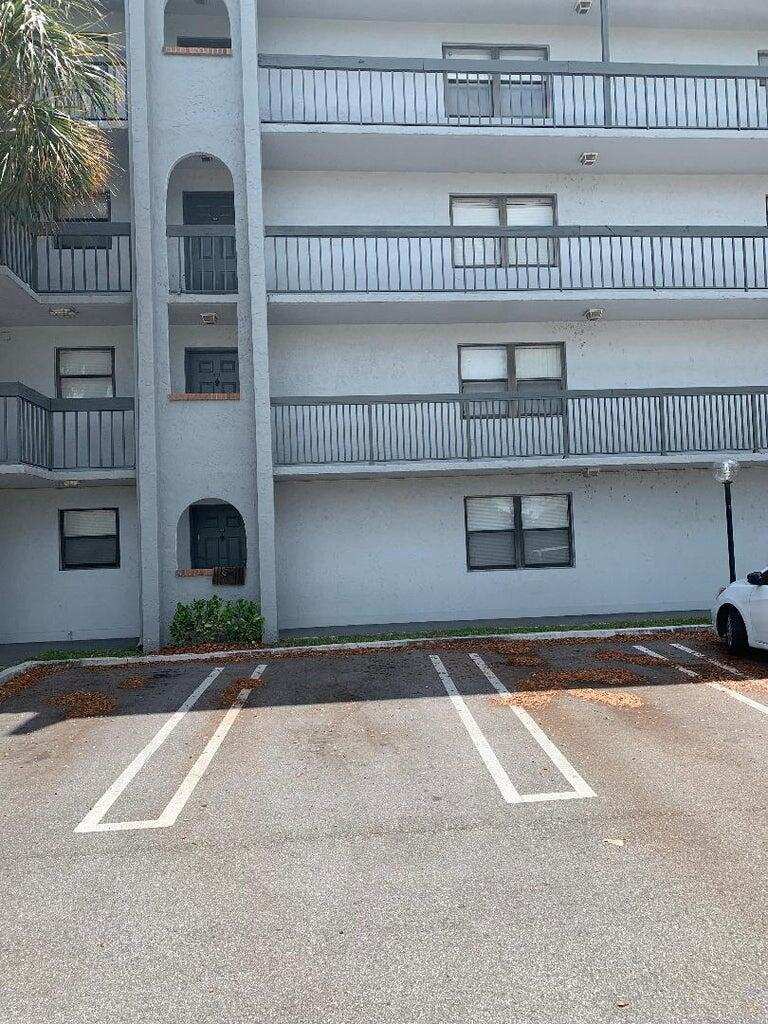 2 bedroom Condominium at 2050 N Congress Avenue #301, Presidential Golfview Condo, West Palm Beach — photo 1