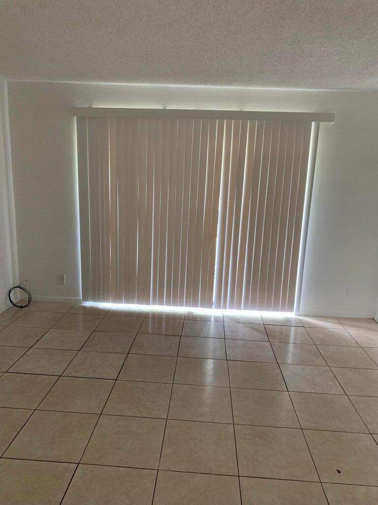 2 bedroom Condominium at 2050 N Congress Avenue #301, Presidential Golfview Condo, West Palm Beach — photo 2