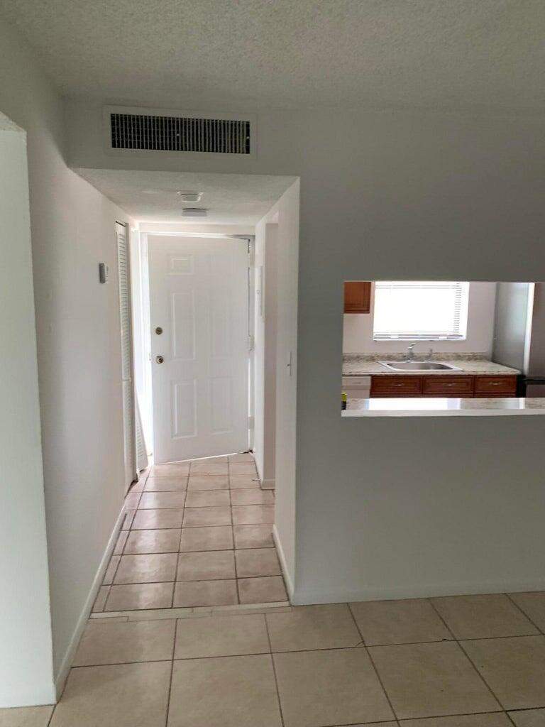 2 bedroom Condominium at 2050 N Congress Avenue #301, Presidential Golfview Condo, West Palm Beach — photo 3