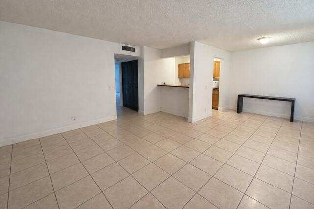 2 bedroom Condominium at 416 Meadows Circle, Meadows On The Green Condominium, Boynton Beach — photo 1
