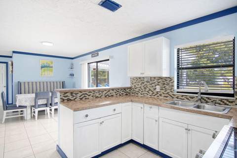 2902 Essex Drive, Fort Pierce FL - photo 6 of 35