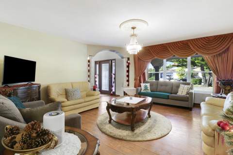 10868 Larch Court, Palm Beach Gardens FL - photo 9 of 39