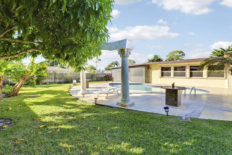 4 bedroom Single Family Residence at 10868 Larch Court, Garden Isles, Palm Beach Gardens — photo 3