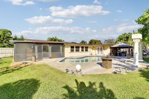 10868 Larch Court, Palm Beach Gardens FL - photo 15 of 39