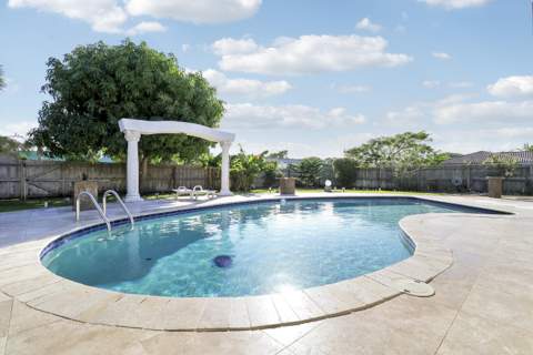 10868 Larch Court, Palm Beach Gardens FL - photo 17 of 39