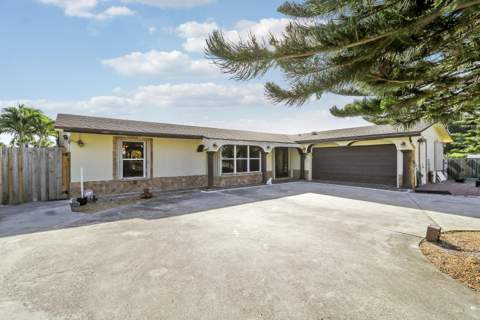 10868 Larch Court, Palm Beach Gardens FL - photo 20 of 39