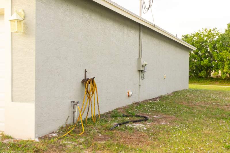 4 bedroom Single Family Residence at 2325 SE Calcutta Circle, Port St Lucie Section 29, Port St. Lucie — photo 3