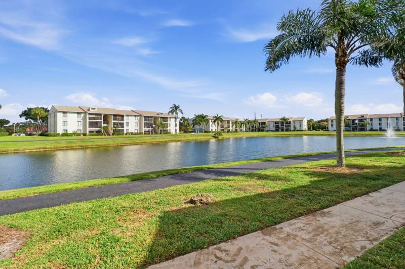 2 bedroom Condominium at 1102 Green Pine Boulevard #A1, Palm Club Village II Condo, West Palm Beach — photo 3