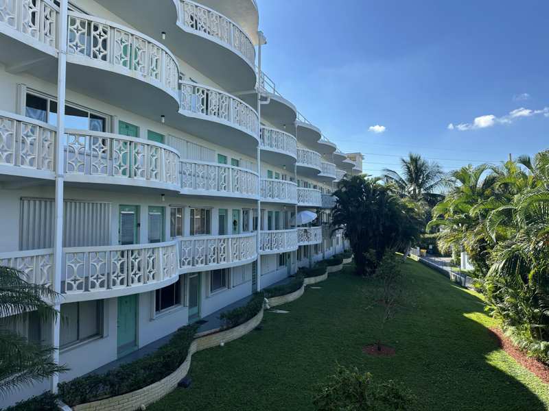 2 bedroom Condominium at 2381 Sunset Avenue #216, Lakeside Point, Lake Worth — photo 1