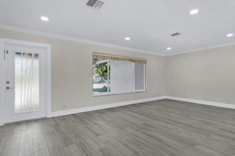 912 SE 8th Court, Deerfield Beach FL - photo 8 of 36