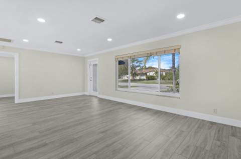 912 SE 8th Court, Deerfield Beach FL - photo 9 of 36