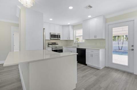 912 SE 8th Court, Deerfield Beach FL - photo 12 of 36