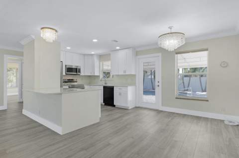 912 SE 8th Court, Deerfield Beach FL - photo 11 of 36