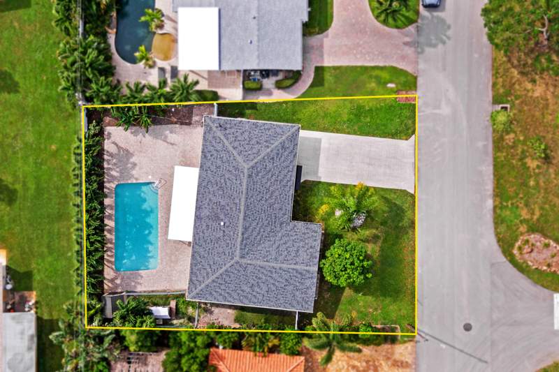 3 bedroom Single Family Residence at 912 SE 8th Court, Cove 4th Sec, Deerfield Beach — photo 4