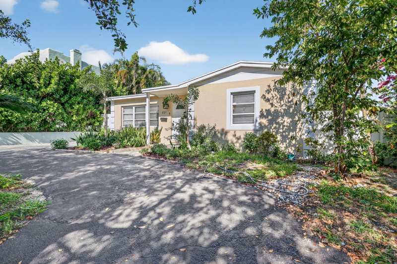 4 bedroom Single Family Residence at 831 30th Court, Northwood Add, West Palm Beach — photo 1