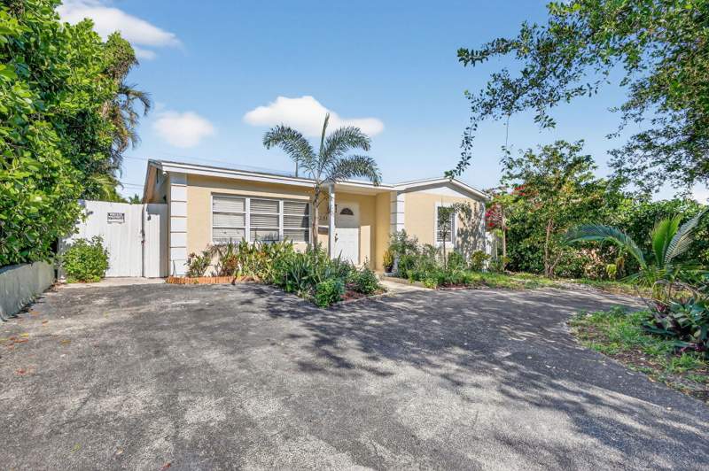 4 bedroom Single Family Residence at 831 30th Court, Northwood Add, West Palm Beach — photo 2