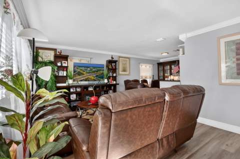 831 30th Court, West Palm Beach FL - photo 7 of 33
