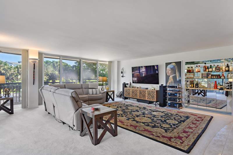 3 bedroom Condominium at 2427 Presidential Way #204, Parliament East Condo, West Palm Beach — photo 2