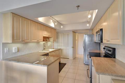 2427 Presidential Way #204, West Palm Beach FL - photo 7 of 35