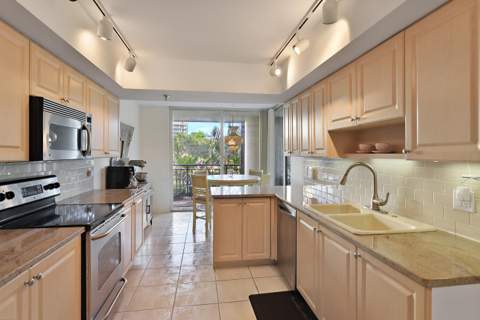 2427 Presidential Way #204, West Palm Beach FL - photo 9 of 35
