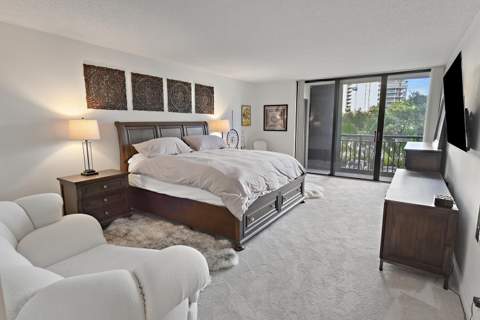 2427 Presidential Way #204, West Palm Beach FL - photo 11 of 35